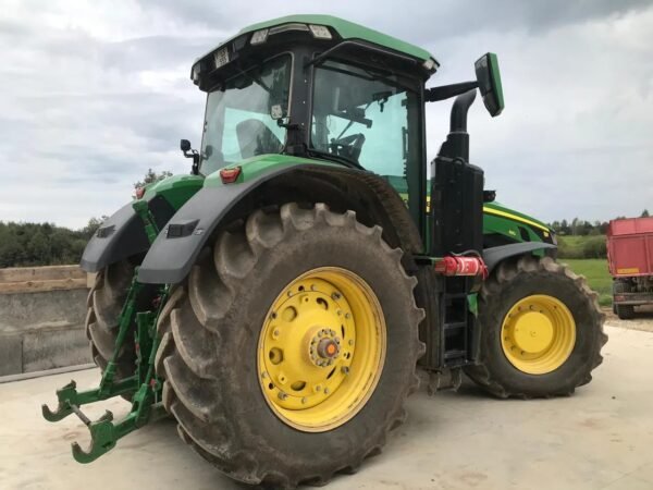 John Deere 8R410 Tractor