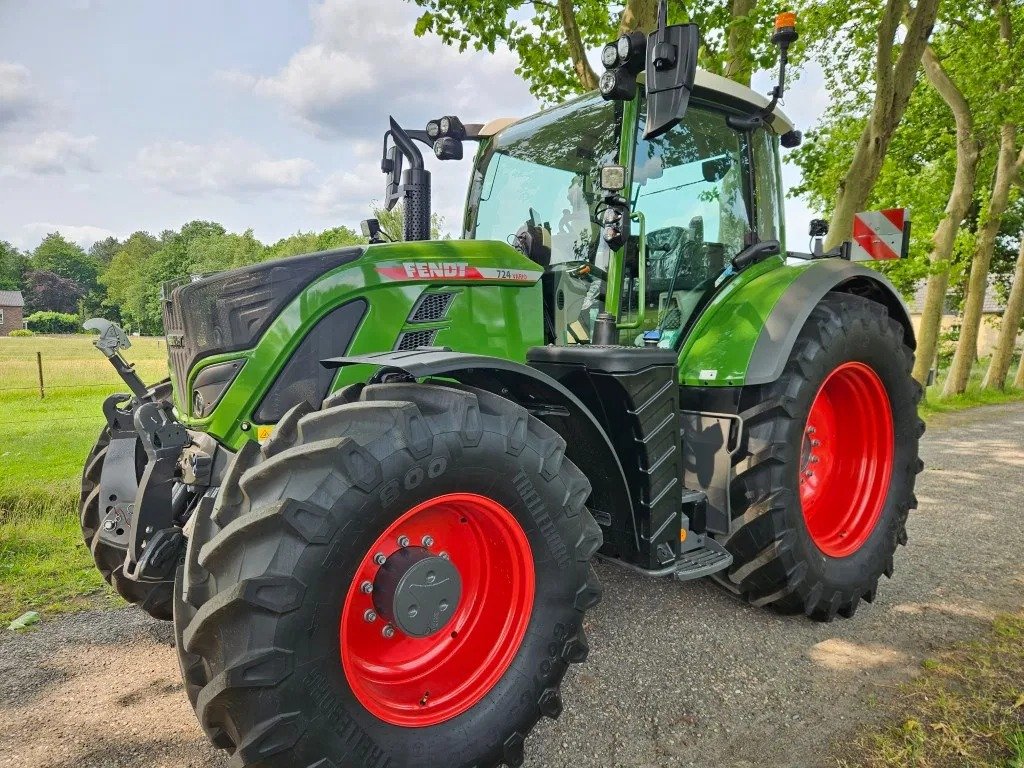 Buy Fendt 724 Vario Gen6 Tractor