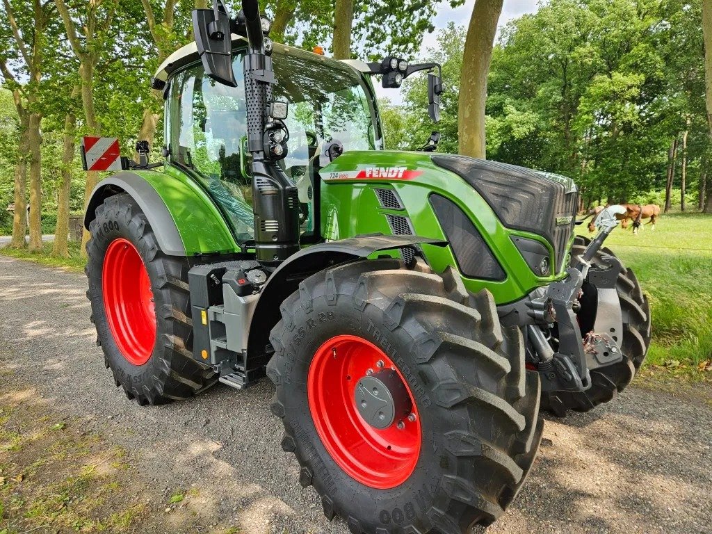 Buy Fendt 724 Vario Gen6 Tractor