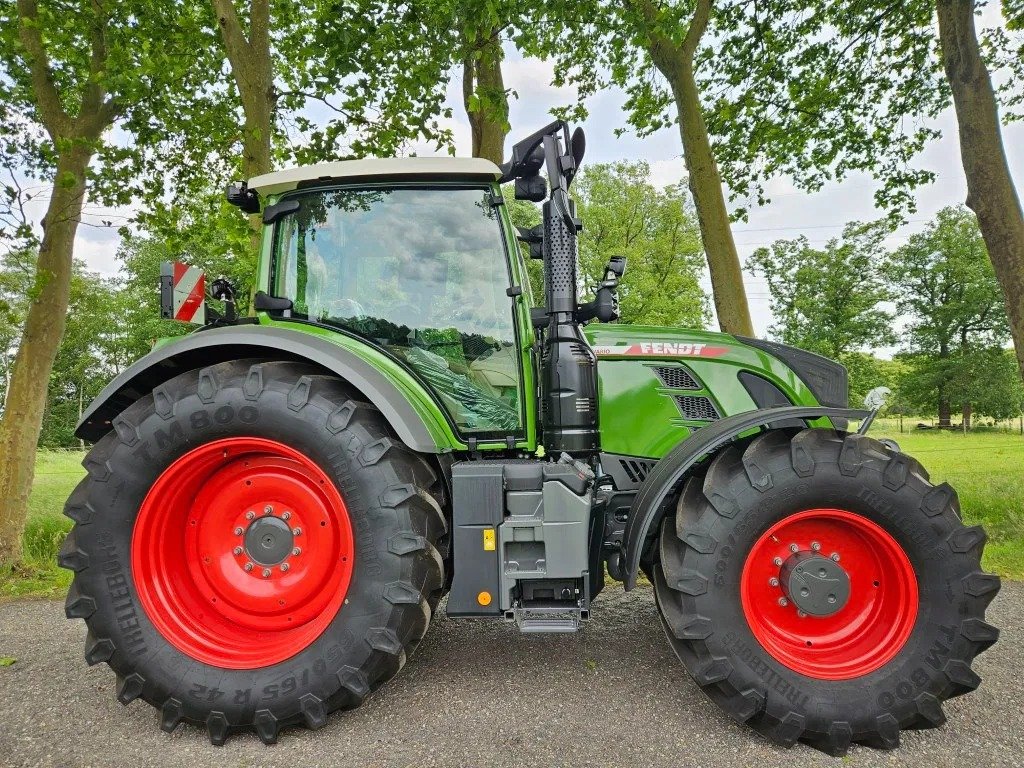 Buy Fendt 724 Vario Gen6 Tractor