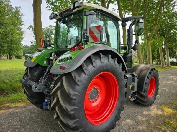 Buy Fendt 724 Vario Gen6 Tractor