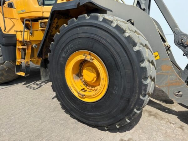 Volvo L220G Wheel Loader for Sale
