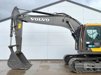 Volvo EC220D excavator