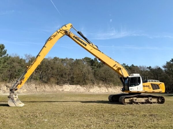 Liebherr R946 SHD long‑reach excavator