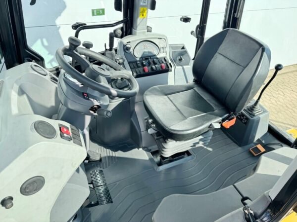 Caterpillar 424 4WD Backhoe Loader for Sale