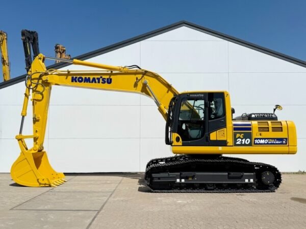 Komatsu PC210‑10M0 excavator