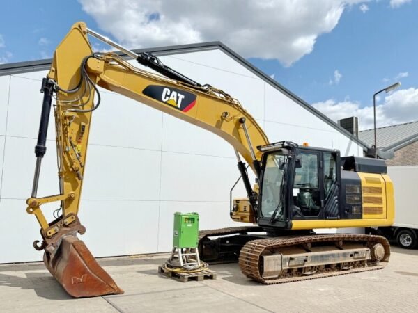 Caterpillar 323FL Z‑Line Full Electric Excavator