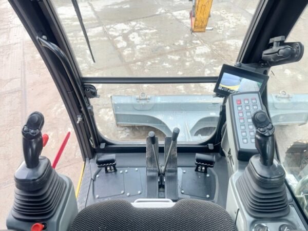 Liebherr R920LC Compact Excavator