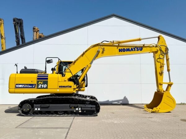 Komatsu PC210‑10M0 excavator