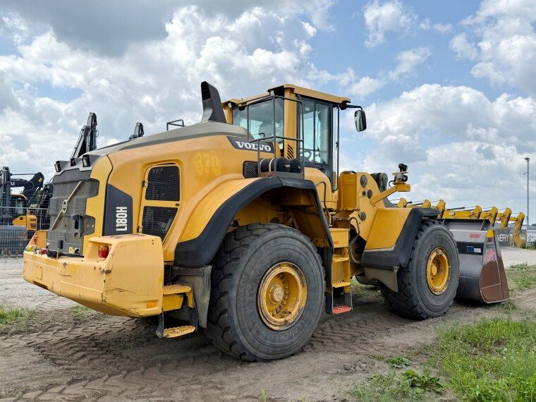 Wheel Loader Rental Price in Paris