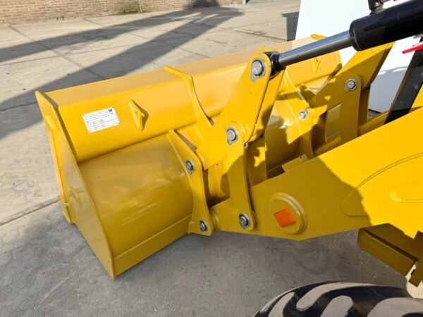 Caterpillar 424 4WD Backhoe Loader for Sale