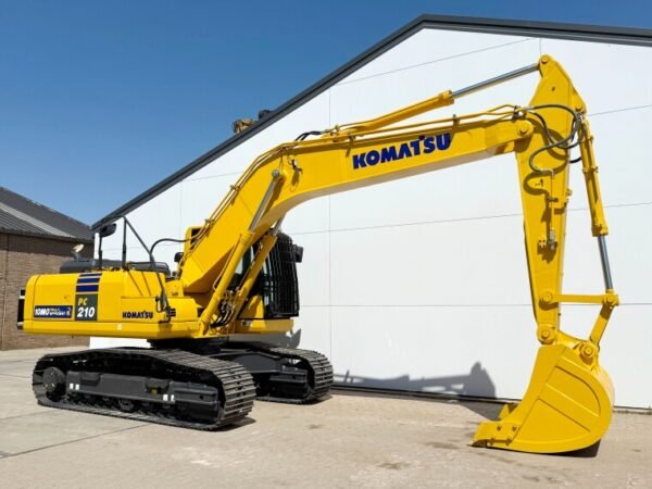 Komatsu PC210‑10M0 excavator