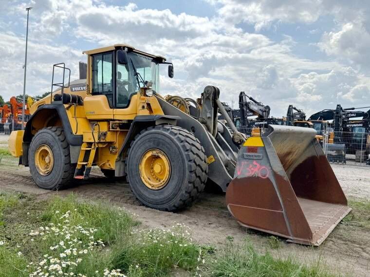 Wheel Loader Rental in Paris