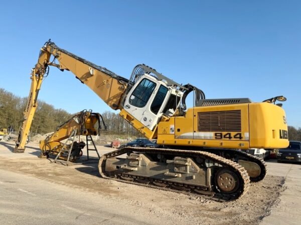 Liebherr R944C UHD demolition excavator