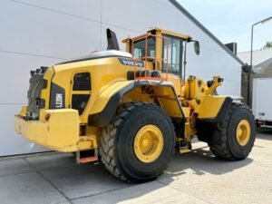 Volvo L220H Wheel Loader for Sale with Bucket Included