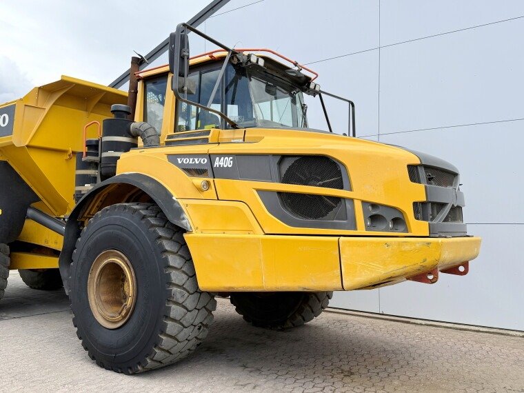Dump Truck Rental Price in Paris 