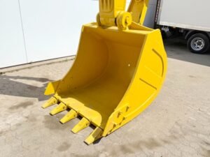 Komatsu PC210‑10M0 excavator