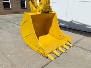 Komatsu PC210‑10M0 excavator