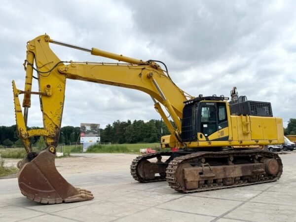Komatsu PC700LC‑11 excavator