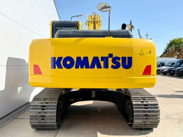 Komatsu PC210LC‑10M0 excavator