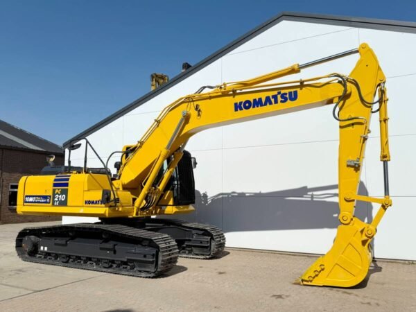 Komatsu PC210LC‑10M0 excavator