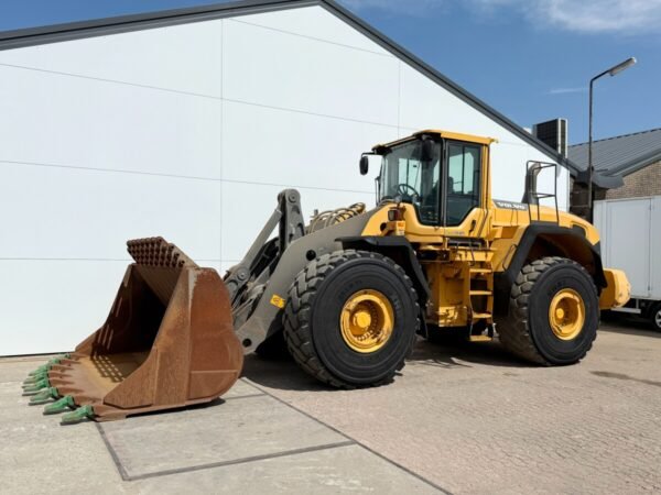Volvo L220G Wheel Loader for Sale