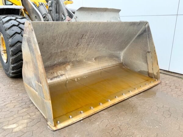 Volvo L120G Wheel Loader for Sale