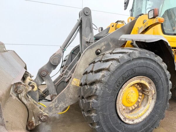 Volvo L120G Wheel Loader for Sale