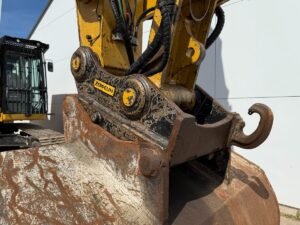 Caterpillar 330 Next Gen excavator