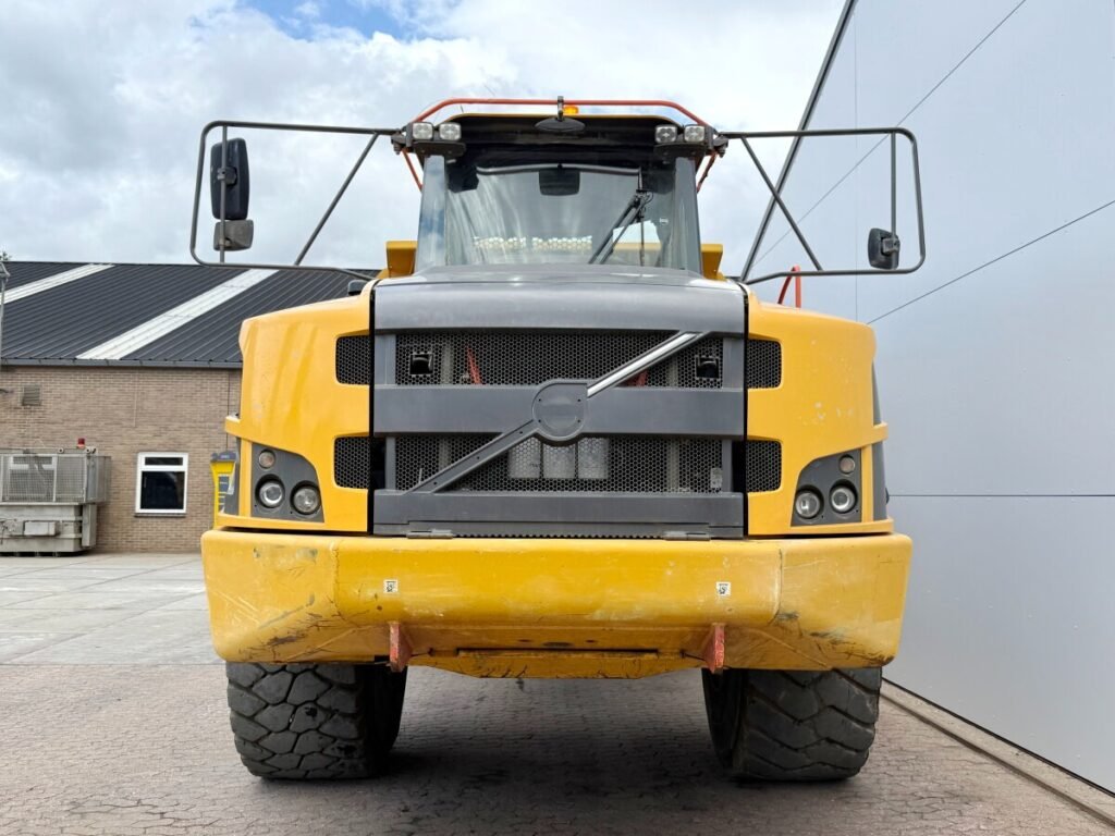 Articulated Dump Truck Rental in Paris