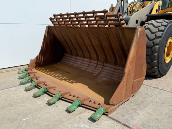 Volvo L220G Wheel Loader for Sale