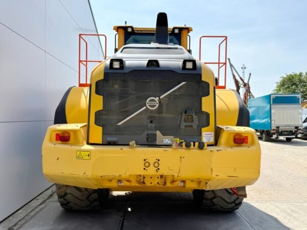 Volvo L220H Wheel Loader for Sale with Bucket Included