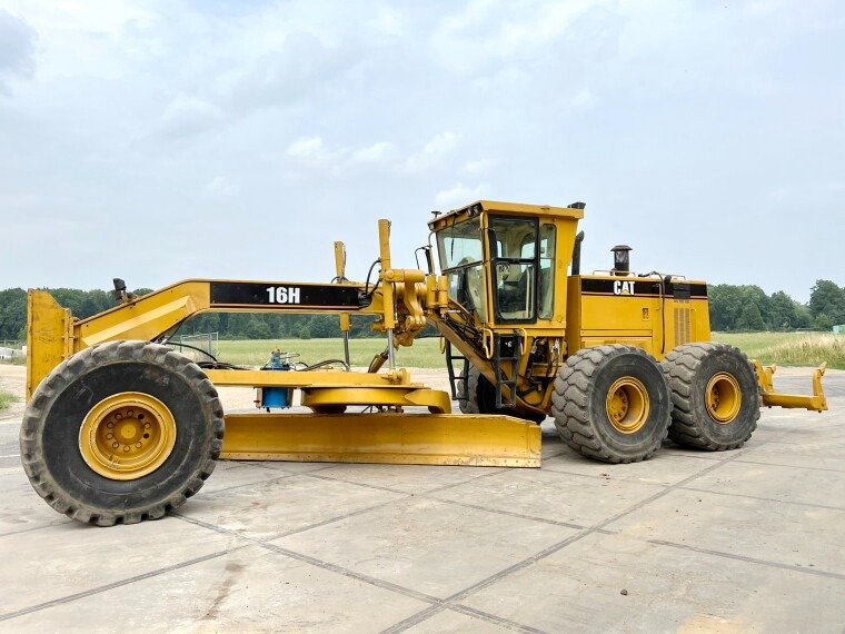 Buy Caterpillar 140M3 