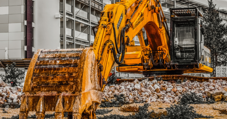 Excavator Price in Nizwa 2025 β CAT, Komatsu & Hitachi Cost Guide 5 Cranes for Sale Paris