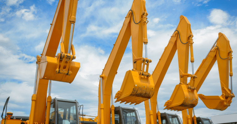 CAT 320 vs Komatsu PC200 vs Hitachi ZX210 in Kuwait