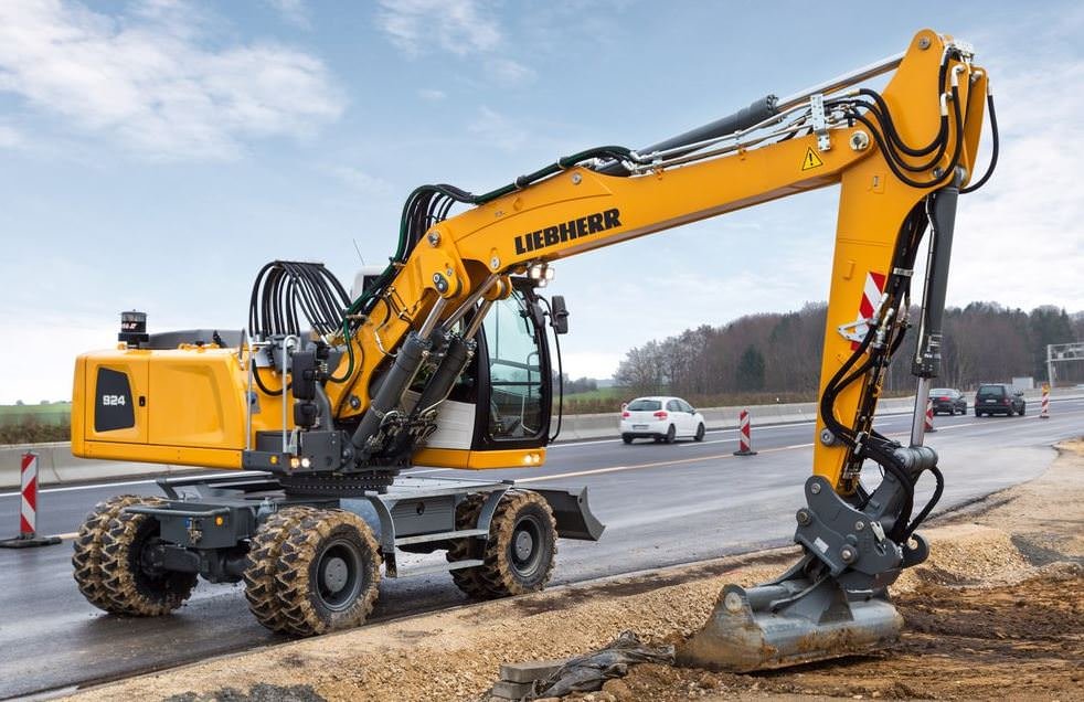 Wheel Excavator Rental Price in Paris 