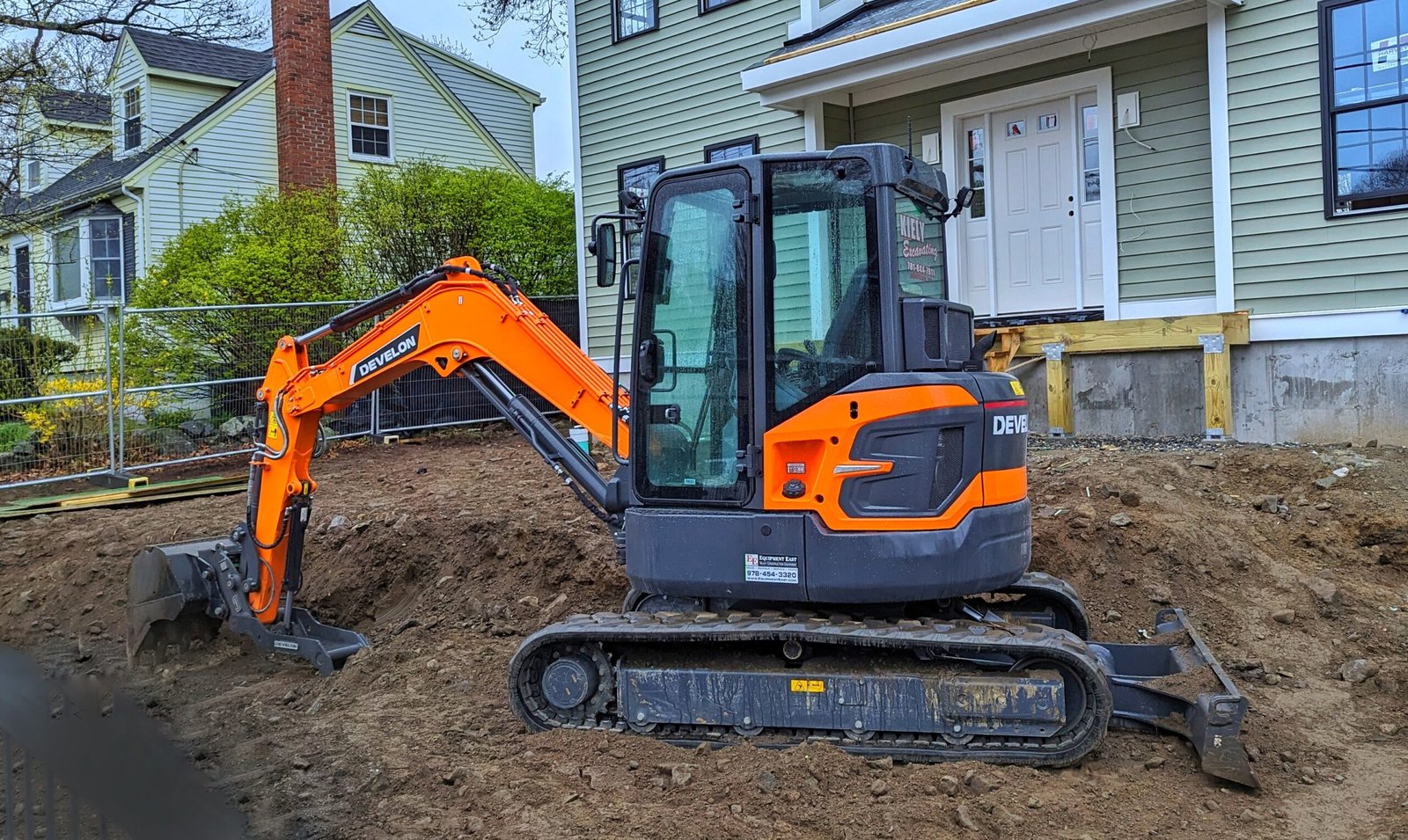 Best Mini Excavator Brands for Value & Reliability 1 Mini Excavator — Buy Heavy Machines