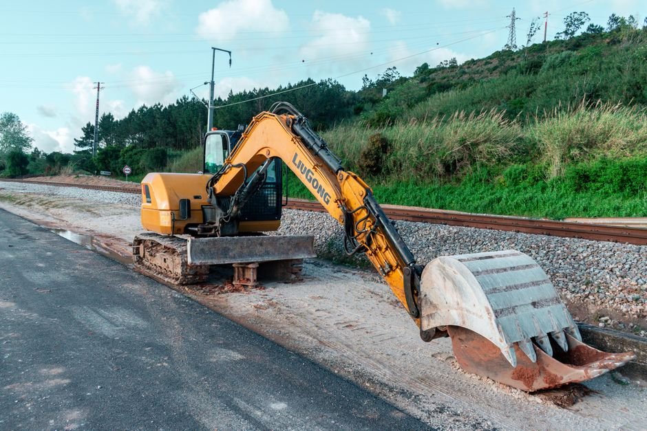 Excavator Rubber Tracks for Sale — image 2