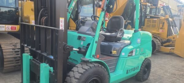 forklif.jpg 2016 MITSUBISHI Forklift