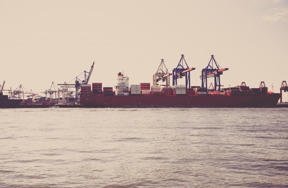 How to Import Heavy Equipment: Shipping, Customs & Documentation 1 Cargo Ship Crane — Buy Heavy Machines