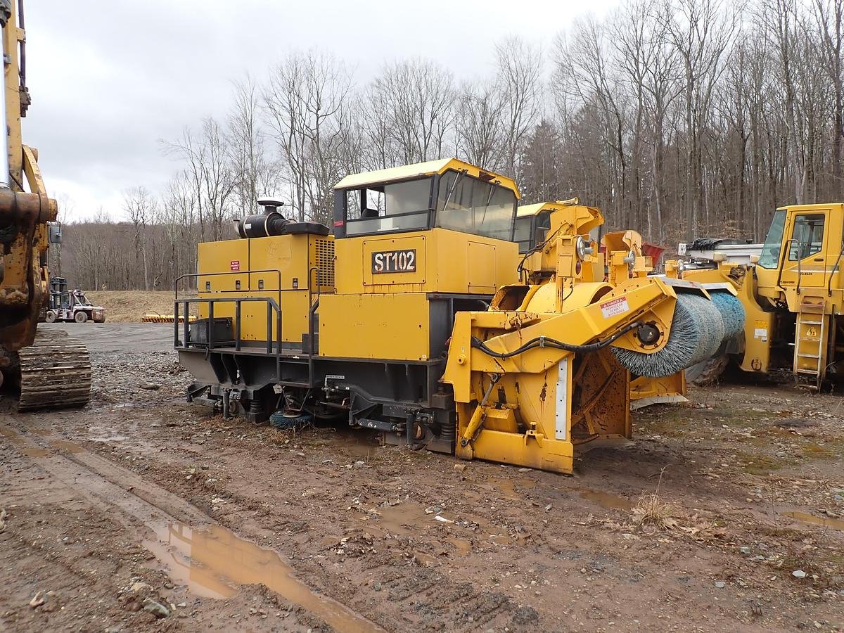 Hyundai R220 Parts for Sale — image 2