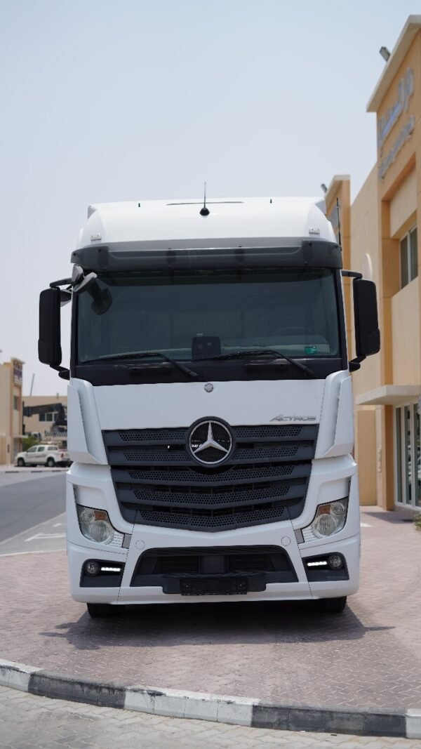 mercedes-2018-4.jpg 2018 Mercedes Truck Tractors 1845